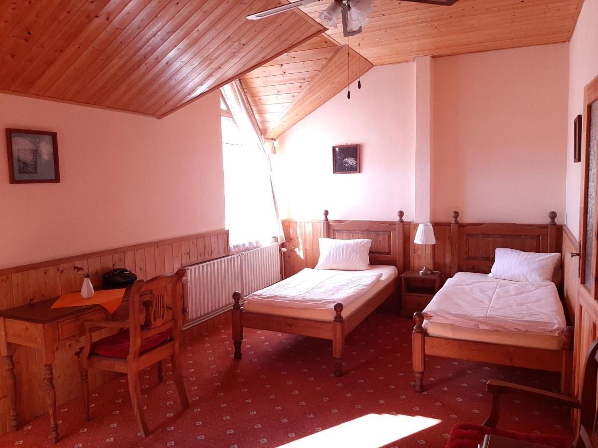 Garni Hotel Asas*** Мост Экстерьер фото